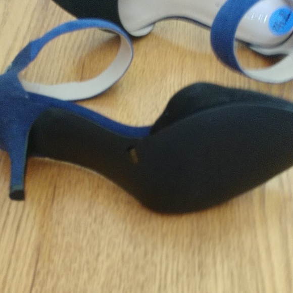 #6 BCBGeneration Black & Blue Edgy Ankle Strap SUEDE Heels NWOT - Picture 4 of 6